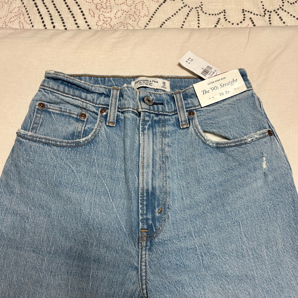 Abercrombie The 90’s Straight Ultra High Rise Jean NWT